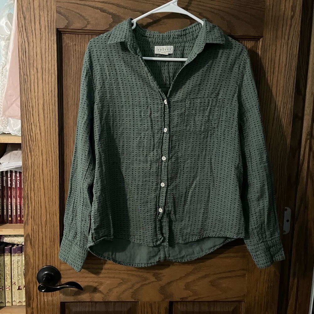 Velvet by Graham & Spencer Green Button Down Shirt